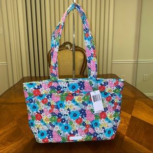 NWT Vera Bradley Mandy Bag Far Out Floral
